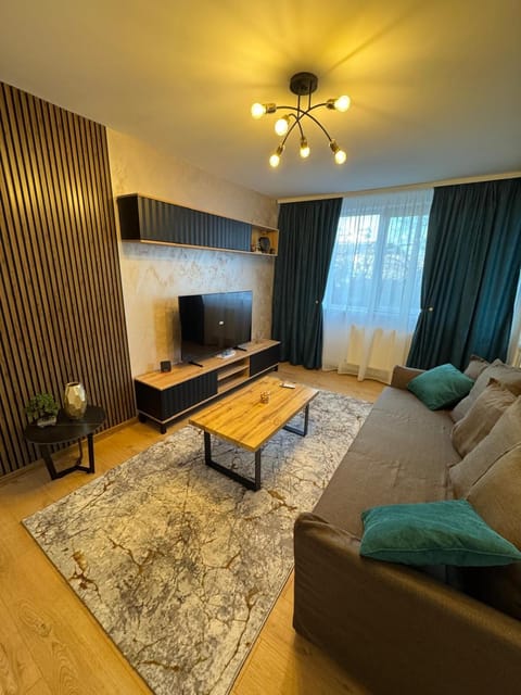 Communal lounge/ TV room, TV and multimedia, Living room, Seating area