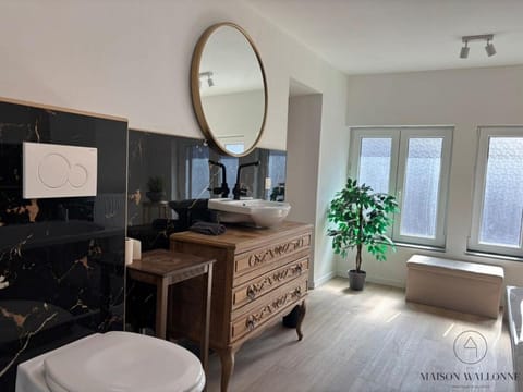 Petite maison typique en Outremeuse - 2 à 4 personnes House in Liège