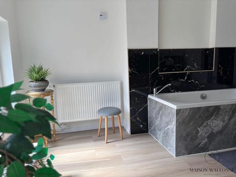 Petite maison typique en Outremeuse - 2 à 4 personnes House in Liège