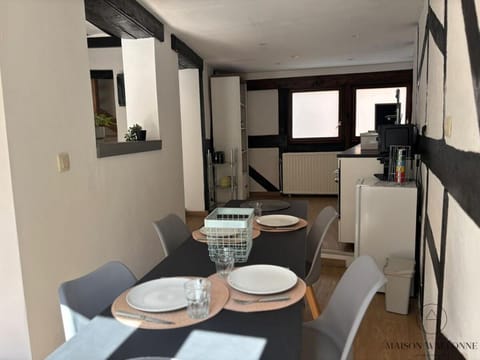 Petite maison typique en Outremeuse - 2 à 4 personnes House in Liège