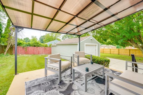 3 Mi to Dtwn Youngstown and YSU Family Home with Yard House in Lansingville