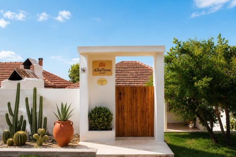 Property building, Spring, Day, Garden, Garden view