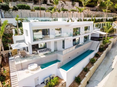 Property building, Patio, Day, Pool view, Swimming pool, Swimming pool