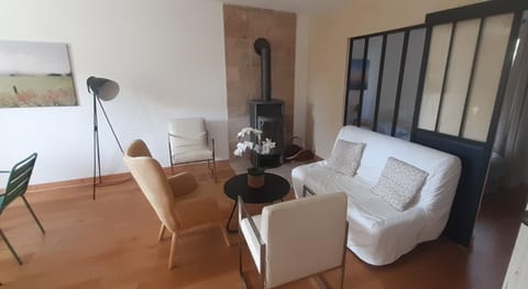 L'Entre-Deux Apartment in Neuchâtel, Switzerland