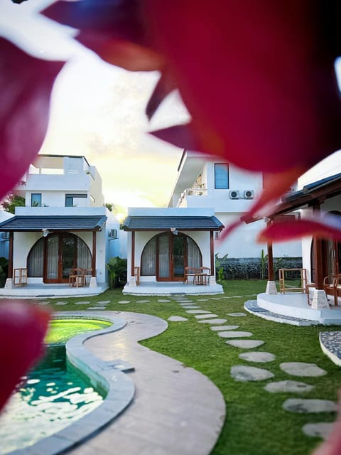 Property building, Garden, Garden view, Pool view, Swimming pool