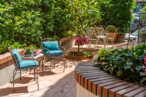 Patio, Garden view