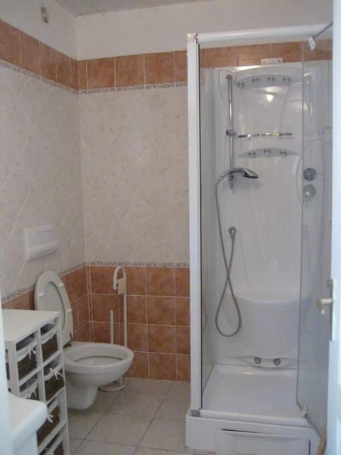 APPARTEMENT 2 CHAMBRES PISCINE A PARATGEr Apartment in Porto-Vecchio