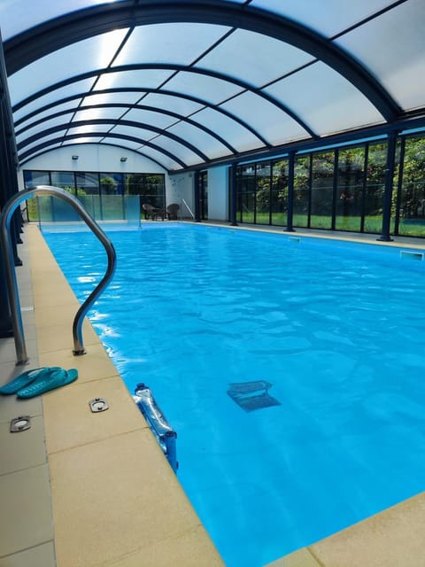 Cabane aux étoiles -piscine-golf à 50m House in Finistere