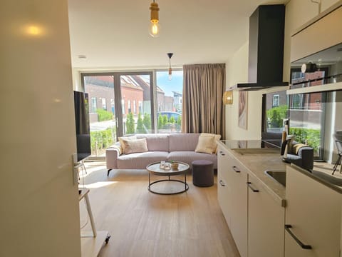 Seating area, kitchen