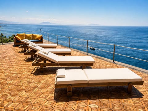 Natural landscape, Solarium, View (from property/room), Balcony/Terrace, Sea view, sunbed