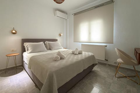 Bed, Bedroom, air conditioner