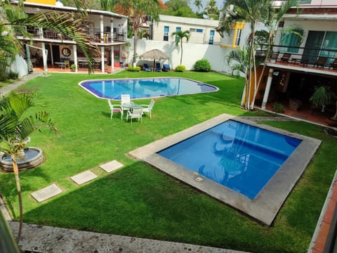Garden, Lounge or bar, Pool view