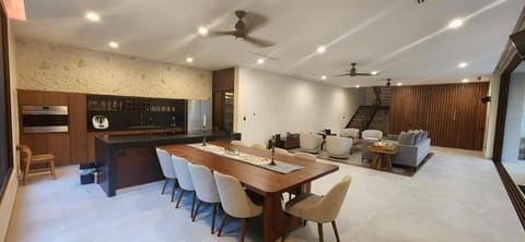 Living room, Dining area, stove