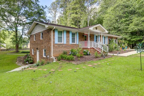 5 Mi to Trilith Studios Apt with Furnished Pergola Apartment in Fayetteville