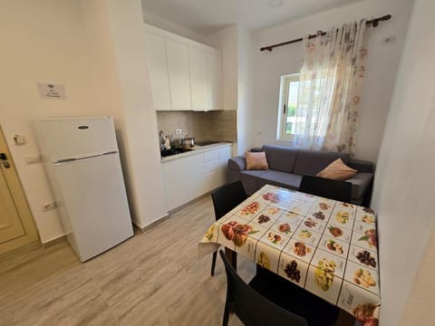 Kitchen or kitchenette, Living room, Photo of the whole room, Seating area, minibar