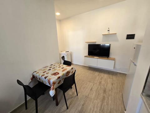 TV and multimedia, Kitchen or kitchenette, Living room, Seating area, Dining area, minibar