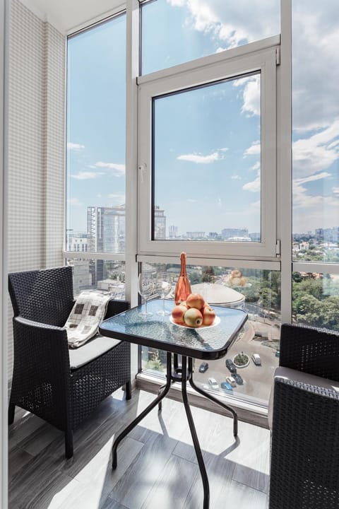 Balcony/Terrace, City view, Street view