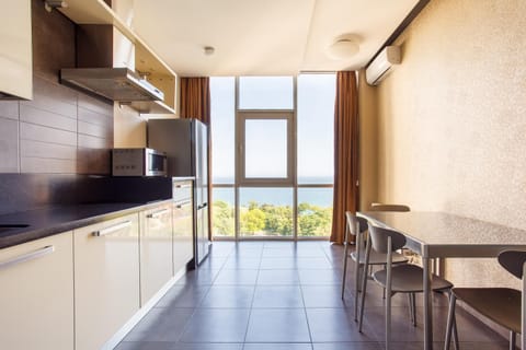 Kitchen or kitchenette, Dining area, Sea view, stove