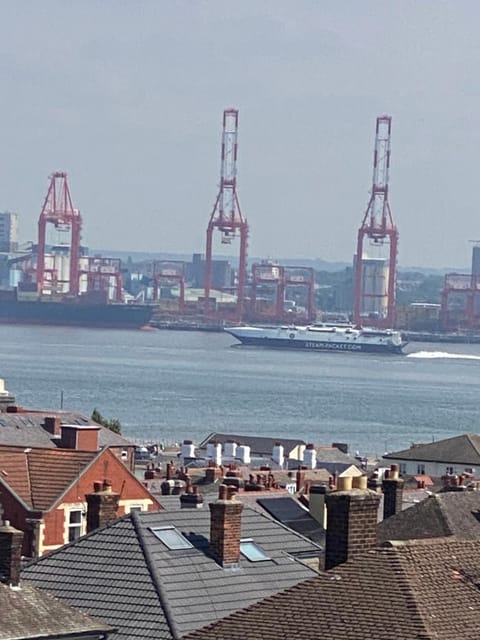 Superior, spacious apartment in New Brighton, near Liverpool Apartment in Wallasey