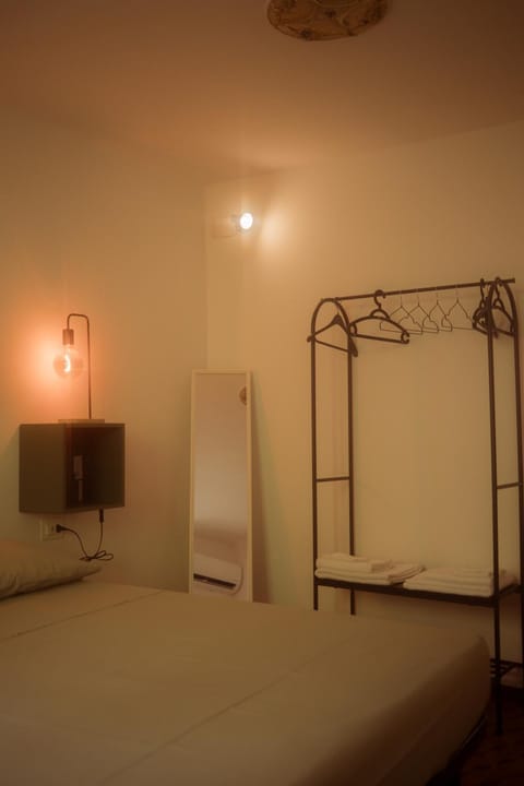 Bed, Photo of the whole room, wardrobe