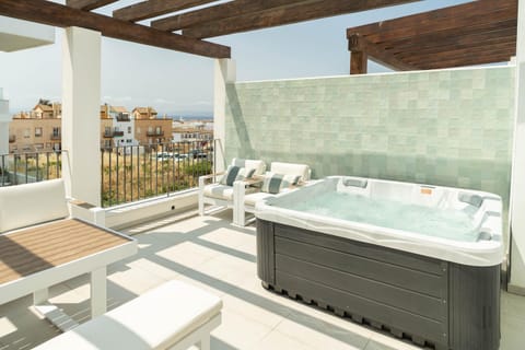 Hot Tub, Hot Tub, View (from property/room), Balcony/Terrace