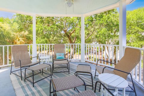 Rainbow Reef House in Wild Dunes