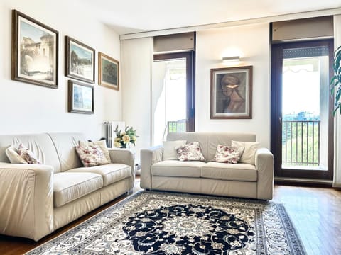 TV and multimedia, Living room, Seating area, heating, internet, air conditioner