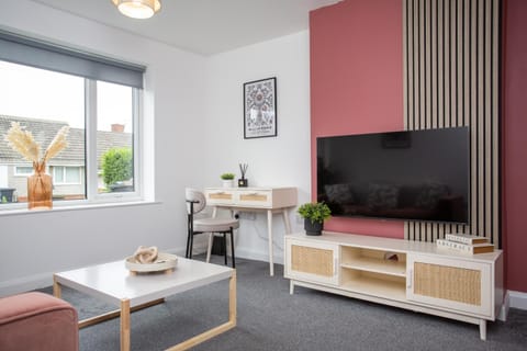 Vacant Nests The Darwin Stylish Wifi House in Hartlepool
