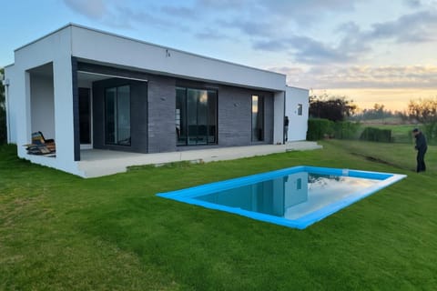 Property building, Garden, Garden view, Pool view, Swimming pool, Sunset