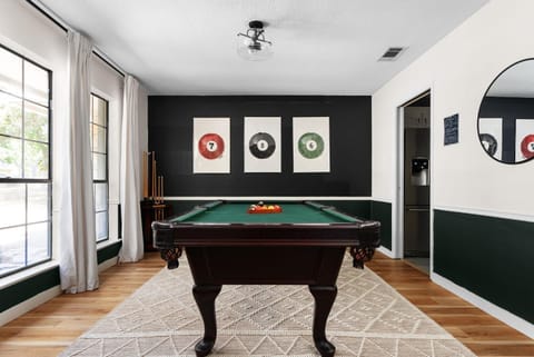 Pool & Hot Tub Luxury Escape Gym & Gameroom House in Round Rock