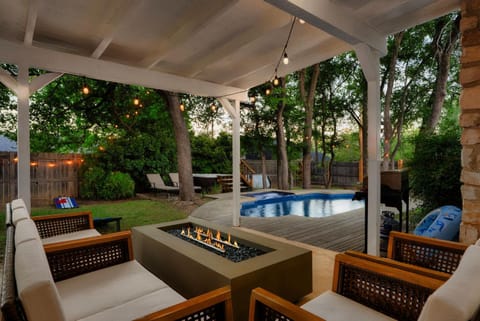 Pool & Hot Tub Luxury Escape Gym & Gameroom House in Round Rock