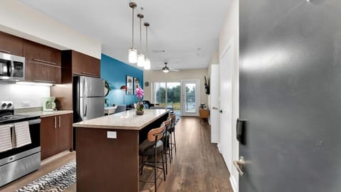 Cozy 1B1B with Pool, Parking, WiFi, Gym 30mnts from Austin Apartment in Leander