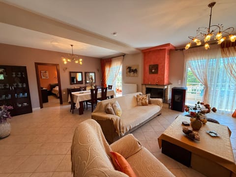 TV and multimedia, Living room, Seating area