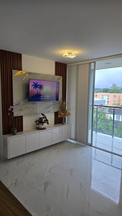 Communal lounge/ TV room, TV and multimedia