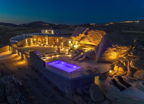 Night, Pool view