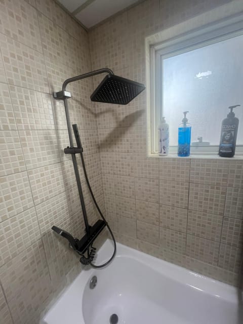 AlNahda Border SHJ-DXB -ZAMAZM GuestHouse Bed and Breakfast in Al Sharjah