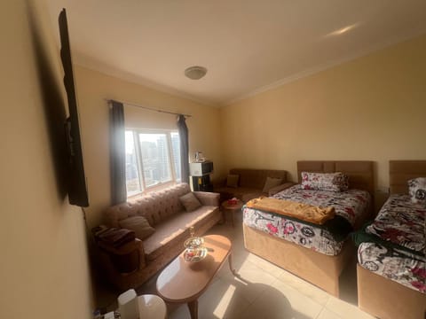 AlNahda Border SHJ-DXB -ZAMAZM GuestHouse Bed and Breakfast in Al Sharjah