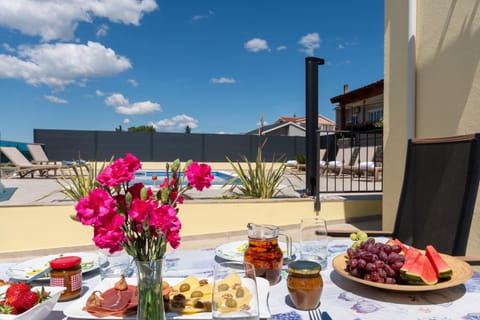Balcony/Terrace, Pool view