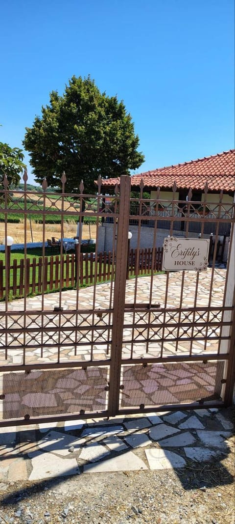 Property building, Facade/entrance, Property logo or sign, Parking