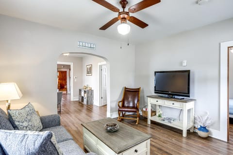 1 Mi to Water and Dtwn Lake Erie Family Getaway House in Sandusky