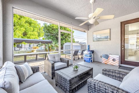 A Piece of Paradises House in Naples Park