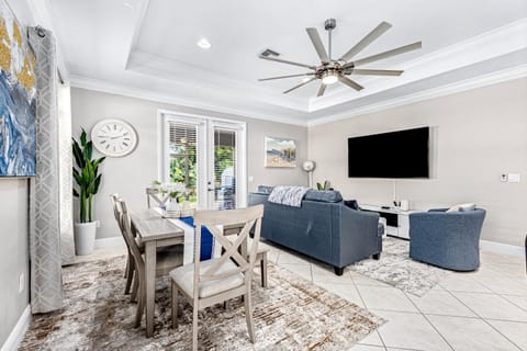 A Piece of Paradises House in Naples Park