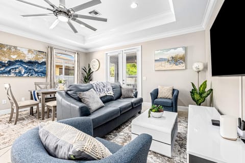 A Piece of Paradises House in Naples Park