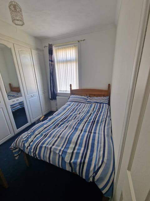 Roomy double bedrooom in serene Hilton Vacation rental in Aberdeen