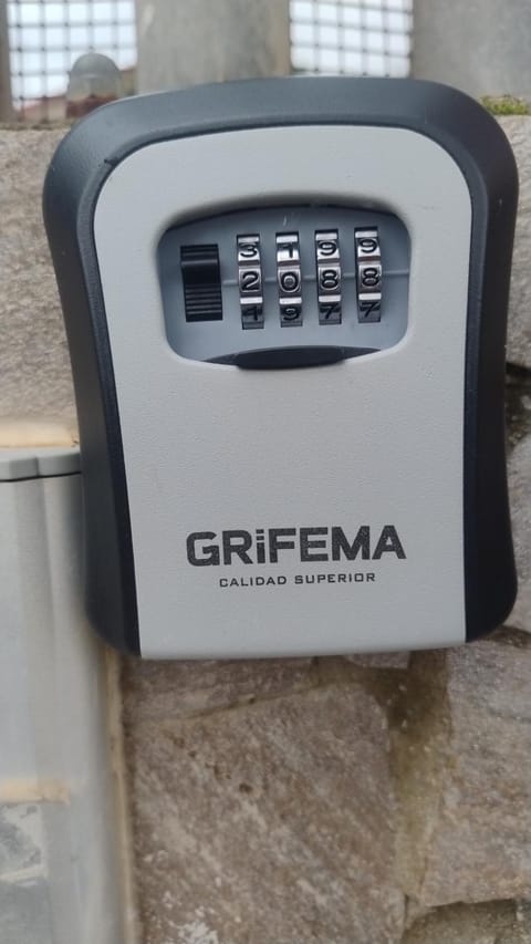 Facade/entrance, safe