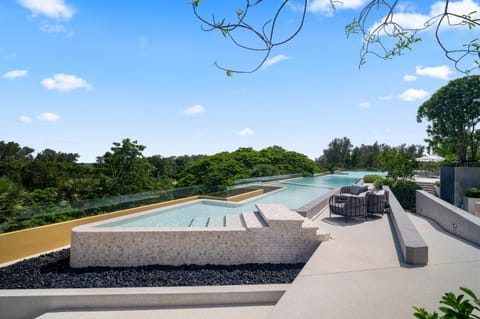 Swimming pool, Swimming pool