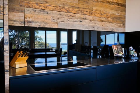 Coffee/tea facilities, Evening entertainment, Breakfast, microwave, oven, stove, toaster, kitchen