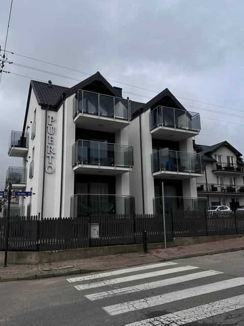 Property building, Day, Neighbourhood