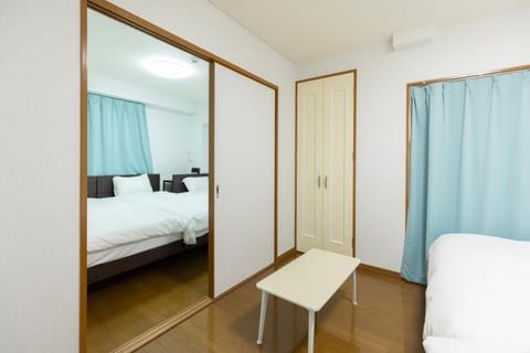 Bed, Photo of the whole room, Bedroom, wardrobe