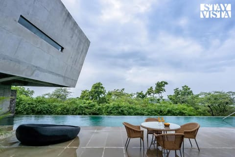 Seating area, Swimming pool